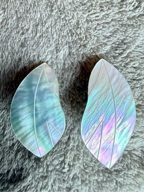 1990s Mother of Pearl Leaf Clip Earrings